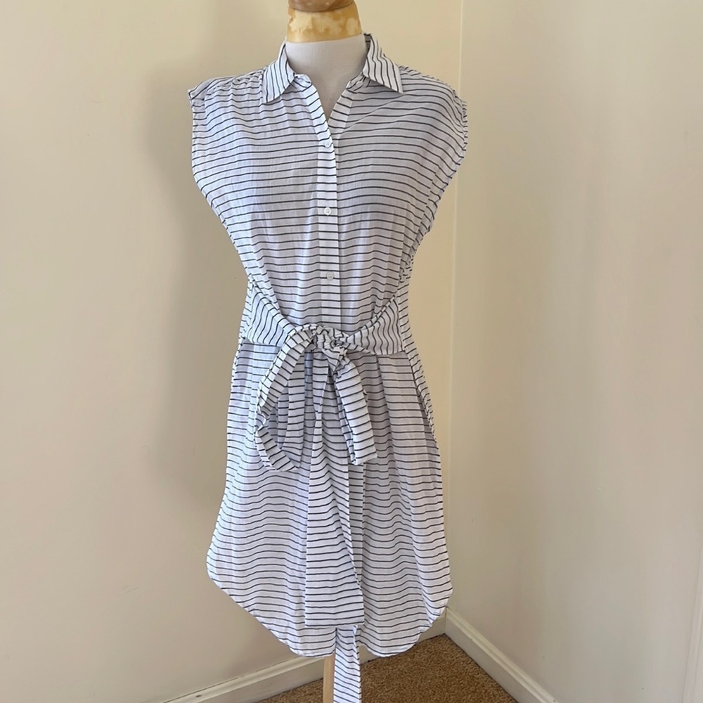 NWT! KENNETH COLE Size XS white striped Aliza wrap tunic top